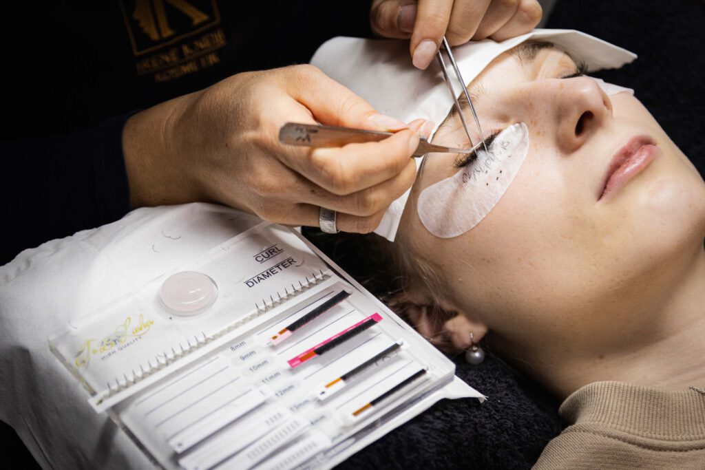 Wimpernverängerung Einzelwimpern Behandlungsfoto