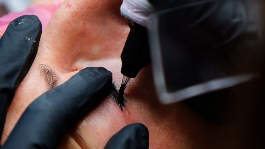 Lidstrich Permanent Make-Up Auffrischung